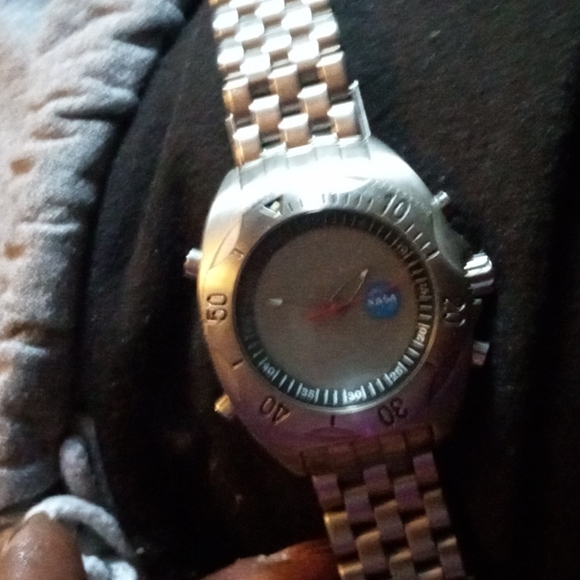 Watch - Picture 3 of 3